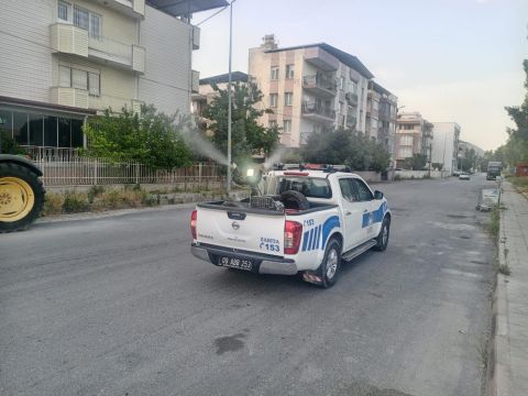 Söke Belediyesi’nin Sivrisinekle Mücadelesinde sokak ilaçlamaları da başladı